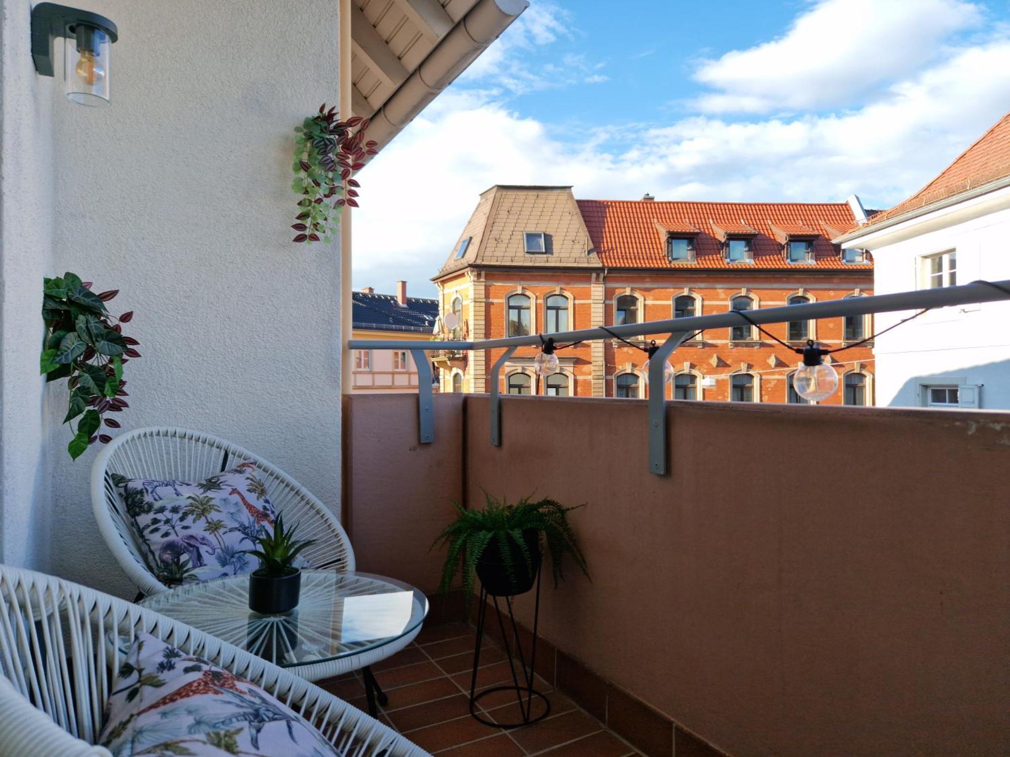 Mawulo - Stadtwohnung Im Zentrum Mit Balkon Neustadt an der Weinstraße المظهر الخارجي الصورة